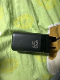 aiVR GaN 65W Charger with 1 USB-A + 2 USB-C Ports, Compatible with China, UK, and US Standards
