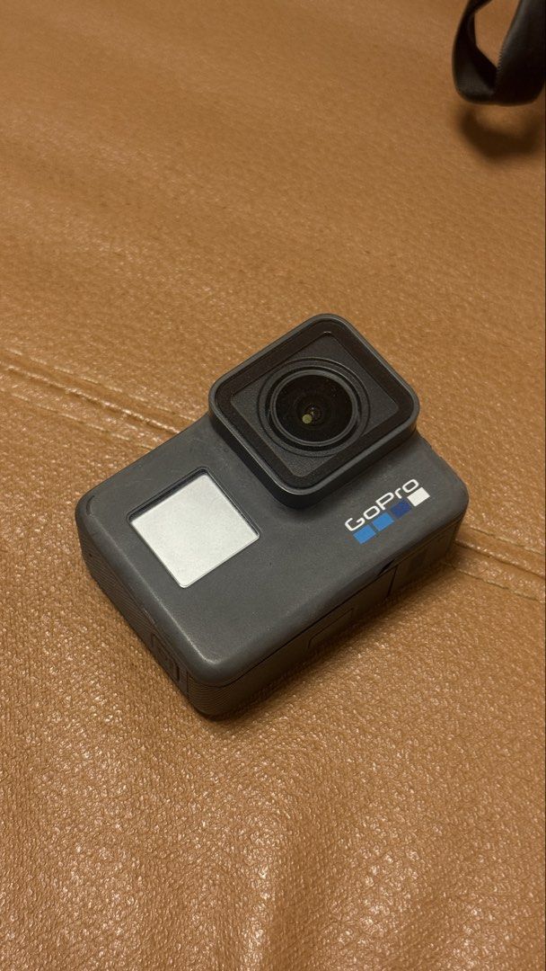 GoPro HERO6 Action Camera （分類：攝錄機）位於 Hong Kong。 由 dingdinggggg 提交（商品編號 1446839971，圖片 1）。簡介： 用過1次，只有機身。可以用type c充電。