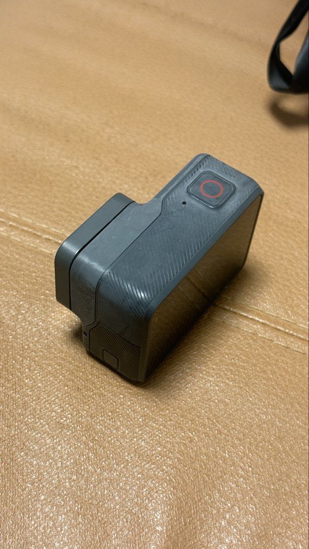 GoPro HERO6 Action Camera （分類：攝錄機）位於 Hong Kong。 由 dingdinggggg 提交（商品編號 1446839971，圖片 2）。簡介： 用過1次，只有機身。可以用type c充電。