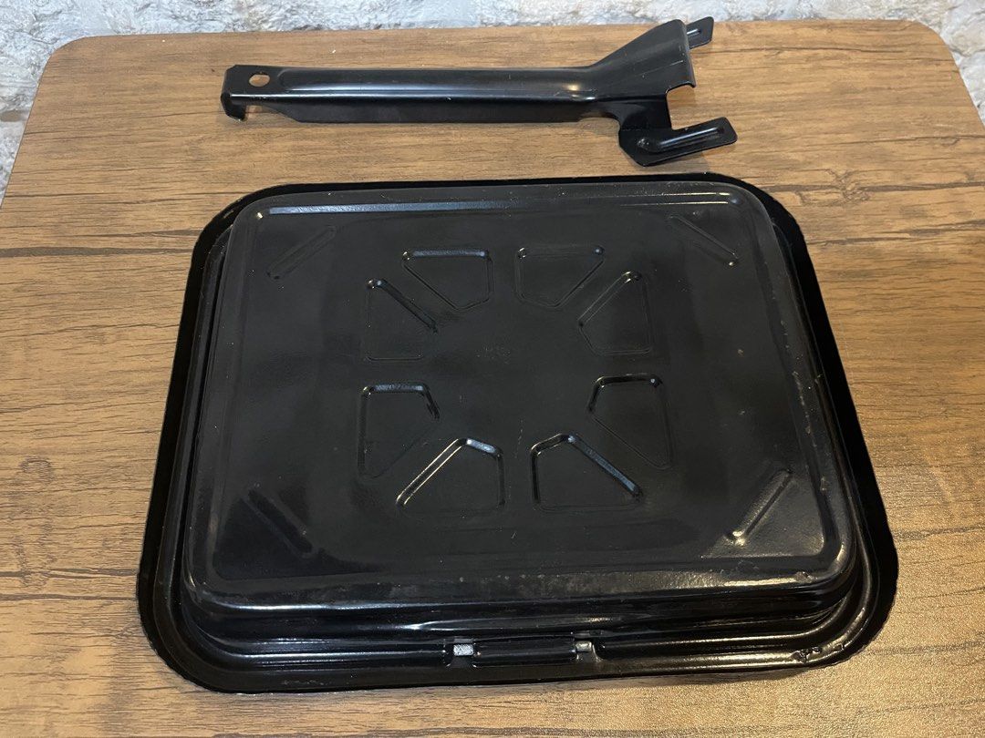 grilling pan (Category: Other Kitchenware & Tableware) located in San Fernando. Submitted by japansurpluselyu (Listing ID 1446728374, Image 2). Description: .