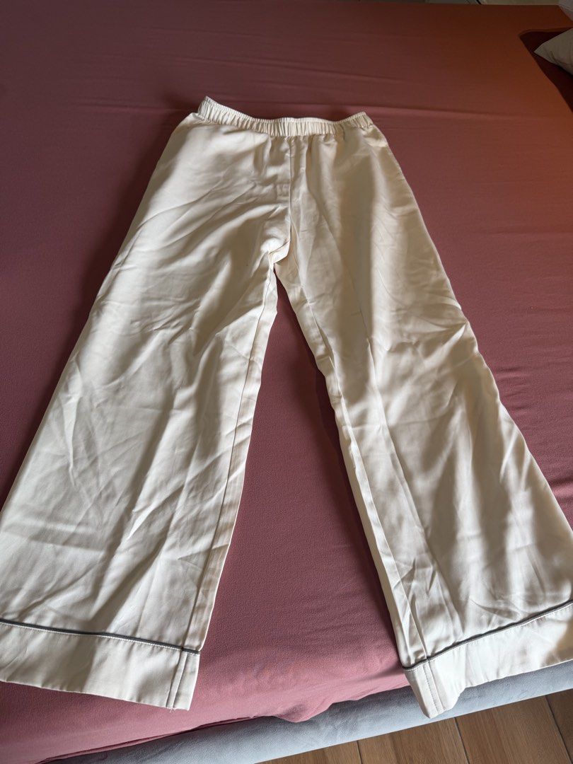GU pajama (Category: Undergarments & Loungewear) located in Quezon City. Submitted by destashingmycloset (Listing ID 1446737685, Image 2). Description: .