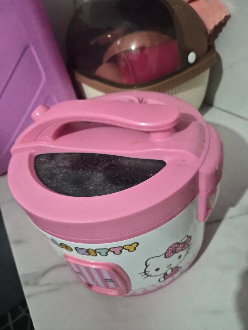 Hello Kitty Pink Mini Rice Cooker (Category: Cookers) located in Manila. Submitted by aya_gurl (Listing ID 1446808581, Image 2). Description: no issue with box ginamit lang to check.