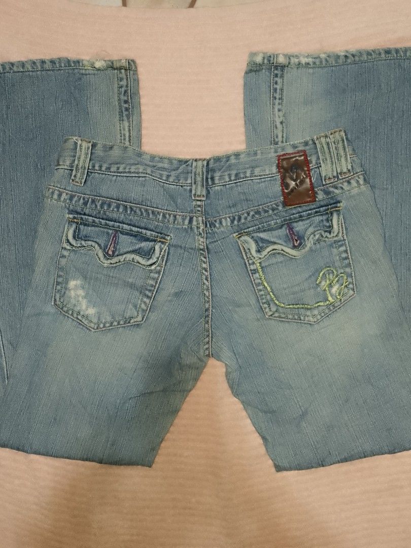 Hendrix and Pearly Y2K Low Waisted Flared Jeans (Category: Jeans) located in Bacolod City. Submitted by czenaiah (Listing ID 1446862486, Image 3). Description: size:m (WL 27-28) issue: minimal heel drag.