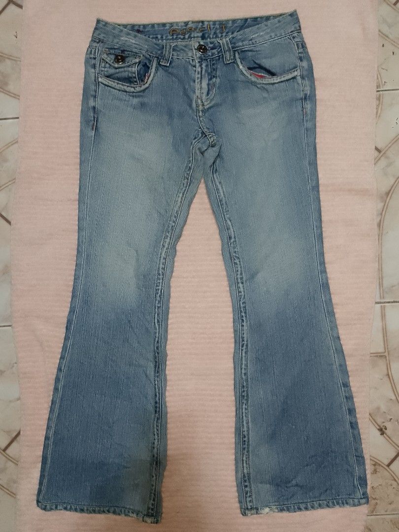 Hendrix and Pearly Y2K Low Waisted Flared Jeans (Category: Jeans) located in Bacolod City. Submitted by czenaiah (Listing ID 1446862486, Image 2). Description: size:m (WL 27-28) issue: minimal heel drag.