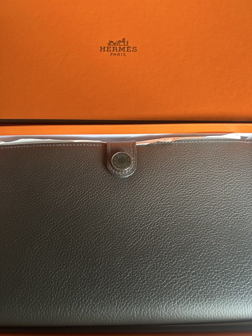 Hermes Dogon Wallet GM (Category: Luxury Bags & Wallets) located in Makati City. Submitted by myterry1941 (Listing ID 1446815892, Image 1). Description: Brand new condition Never been used Complete with box dM for more info on product Guaranteed authentic.