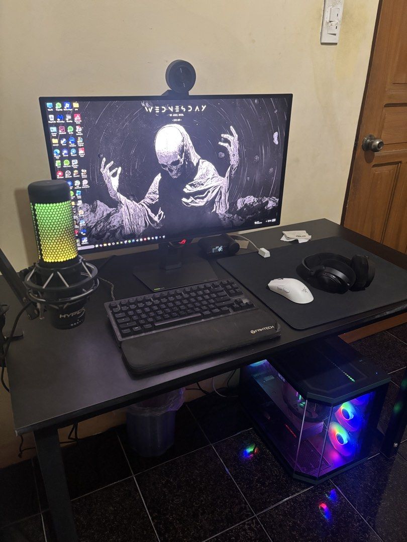 High end/Streaming PC set (Category: Desktops) located in Caloocan City. Submitted by ladiachrist48464 (Listing ID 1446899147, Image 2). Description: Selling my 1 year old complete high-end gaming and streaming setup. Everything is in excellent condition, well maintained, and fully functional. Perfect for AAA gaming, competitive esports, streaming, content creation, and productivity. Not parting out. Everything with box. PC Specifications * AMD R