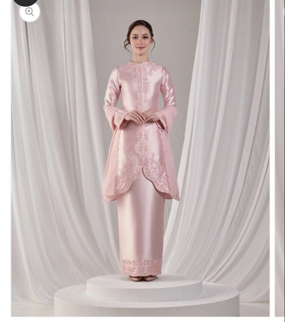 HIJABISTAHUB NIARA KURUNG (Category: Baju Kurung & sets) located in Kuala Lumpur. Submitted by ninikyeopta (Listing ID 1446847041, Image 1). Description: Size M New with tag Rent for 3 days.