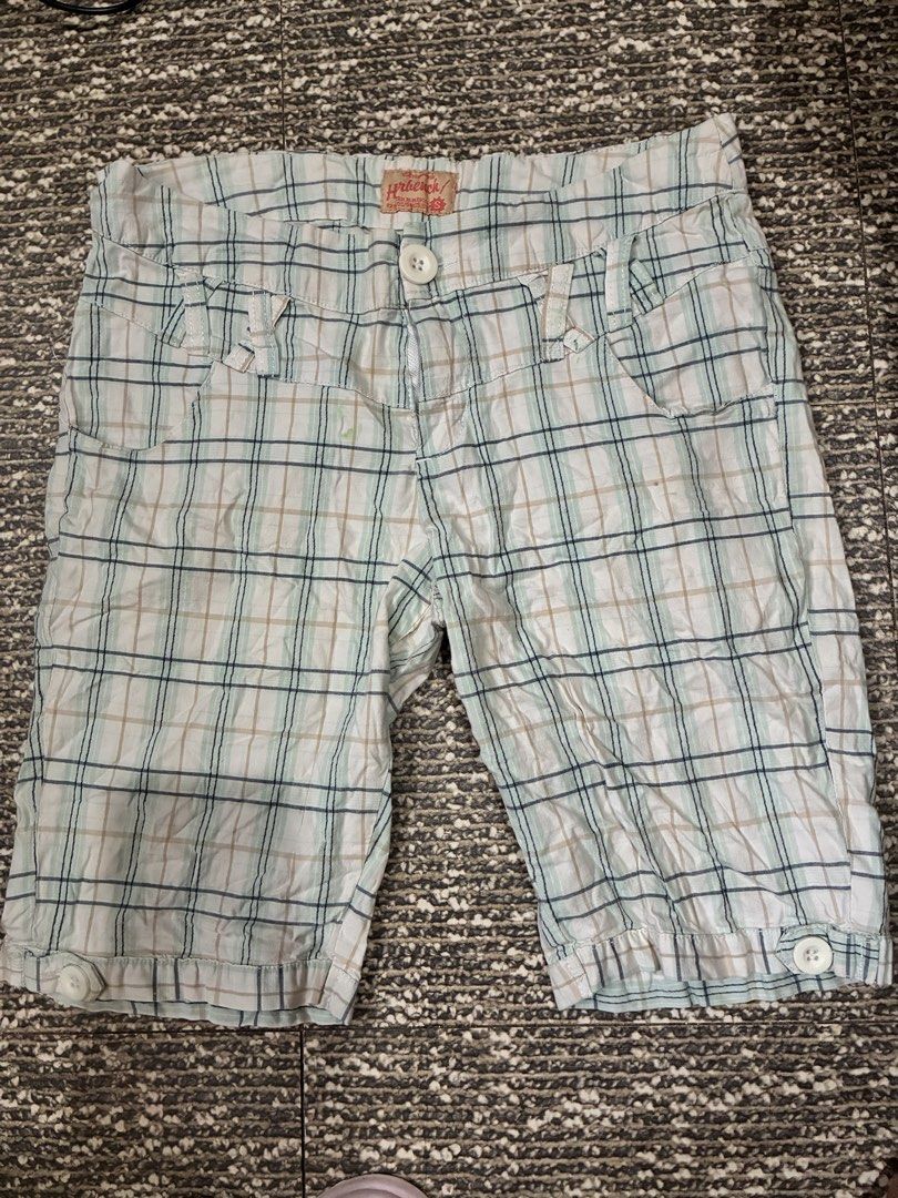 Hi-Prench plaid Bermuda shorts. (Category: Shorts) located in Cabanatuan. Submitted by shallalaks (Listing ID 1446740718, Image 1). Description: -adjustable - no issue.