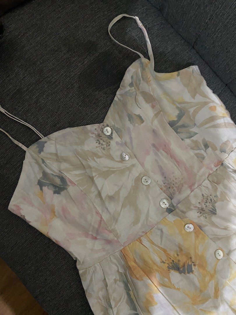 H&M LINEN FLORAL DRESS (Kategori: Gaun & Rok) berada di Bandung. Dikirim oleh chic_avenue (ID iklan 1446828349, Gambar 3). Deskripsi: Semua kondisi bagus Tidak ada minus Ld 90-100 bagian LD stretch Panjang 99.