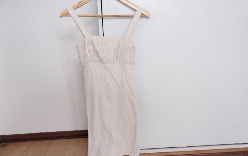 H&M Smocked Bust Mini Dress Beige (Category: Dresses) located in Manila. Submitted by plmarn (Listing ID 1446893362, Image 3). Description: - Cute beige mini dress from H&M - Features a smocked bust - Simple and chic design .