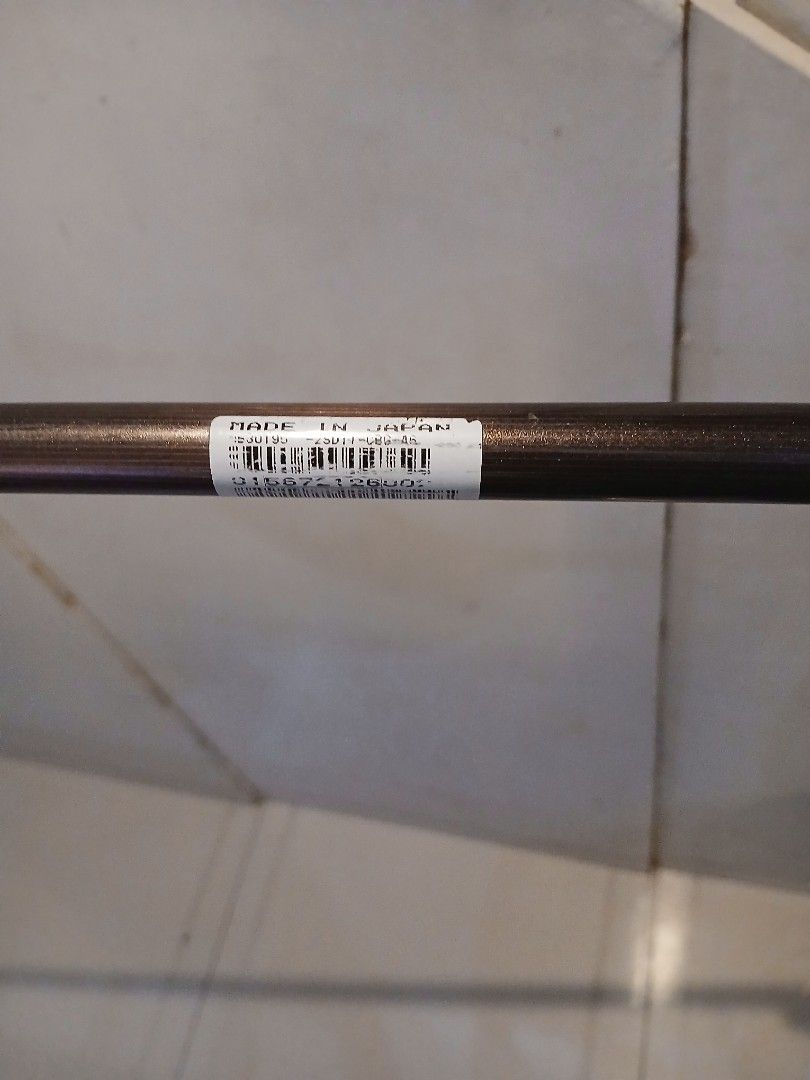 Honma Driver (Category: Golf) located in Marikina City. Submitted by darthvader888 (Listing ID 1446847799, Image 3). Description: - Honma BIG-LB Titanium 300cc driver - Features Beres grip - Shaft has some wear (please check photos).