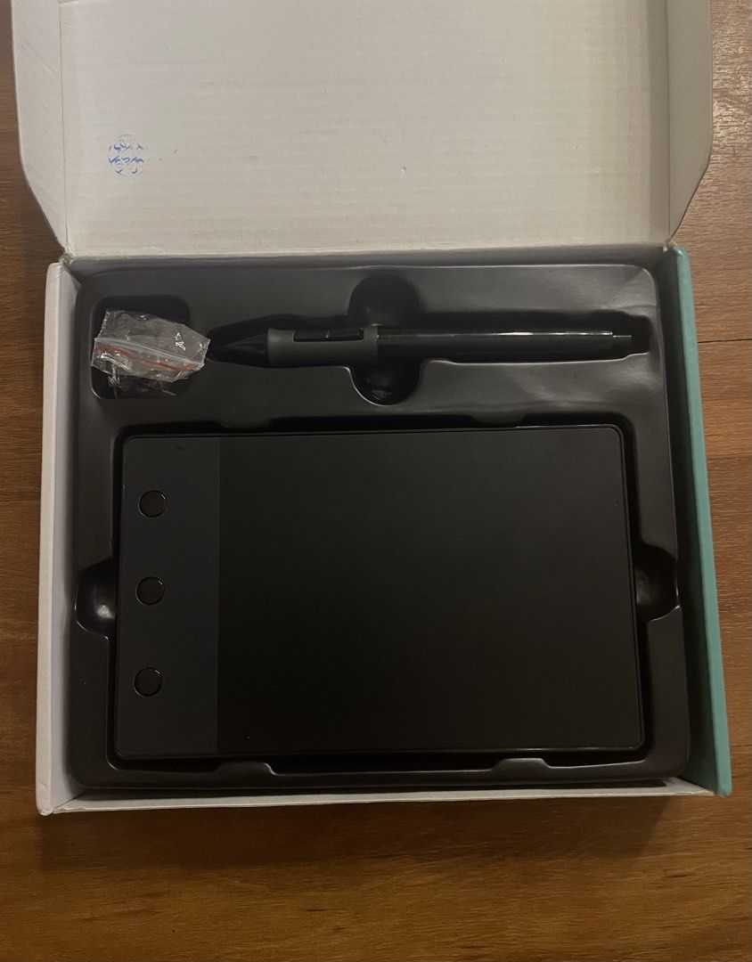 Huion Usb Pen Tablet h420 (Category: Other Accessories) located in Bacoor. Submitted by kate608_ (Listing ID 1446798245, Image 2). Description: .
