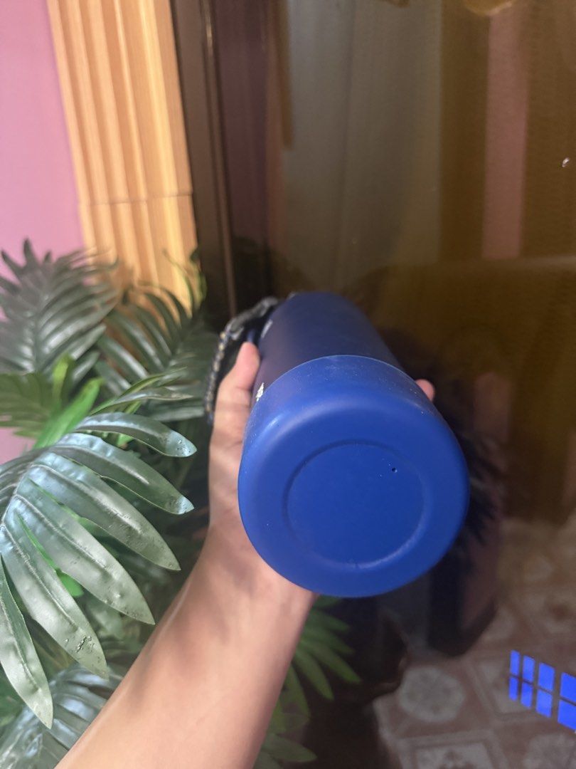 Aqua Flask Water Bottle with Paracord Handle blue (Category: Water Bottles & Tumblers) located in Malabon City. Submitted by djvitv (Listing ID 1446826924, Image 2). Description: Used once only - Navy blue Hydro Flask water bottle - Includes blue and camouflage paracord handle for easy carrying - Features a blue rubber boot at the base for protection - Ideal for staying hydrated anywhere - Durable and stylish design Rfs. Extra .