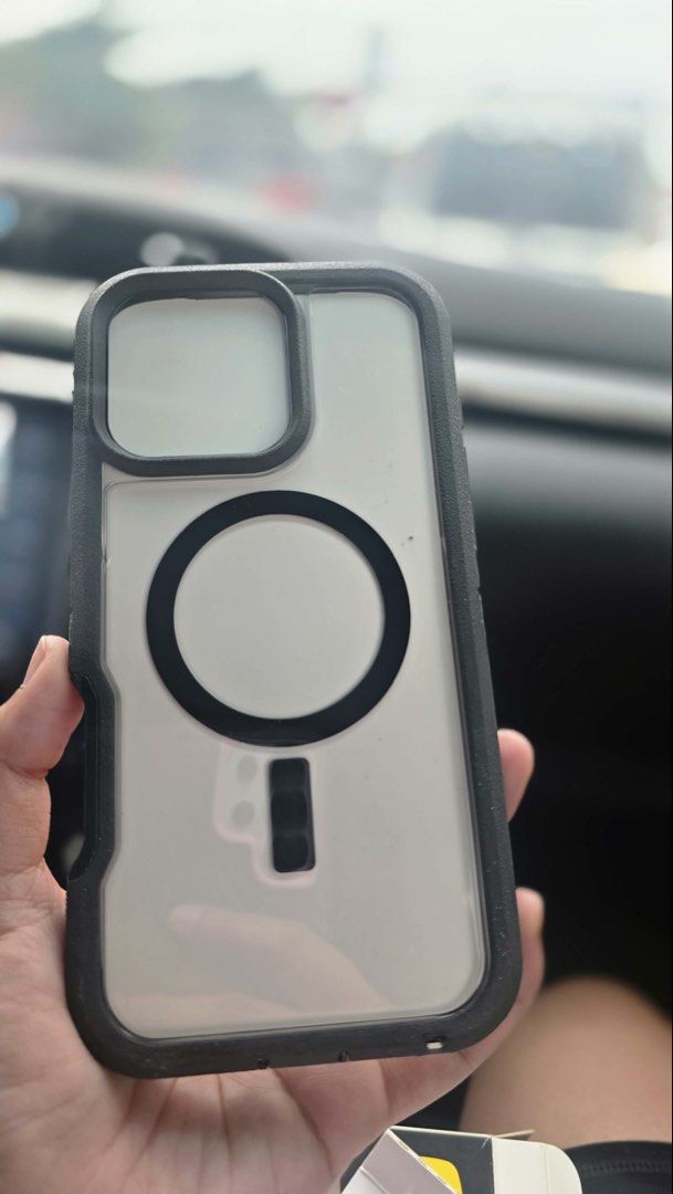 Iphone 16 Pro Max Otterbox Case (Category: Cases & Sleeves) located in Cebu City. Submitted by salenn80 (Listing ID 1446756966, Image 1). Description: Brandnew Otterbox case - Never been use This an authentic otterbox case. Bought this around 4290. .