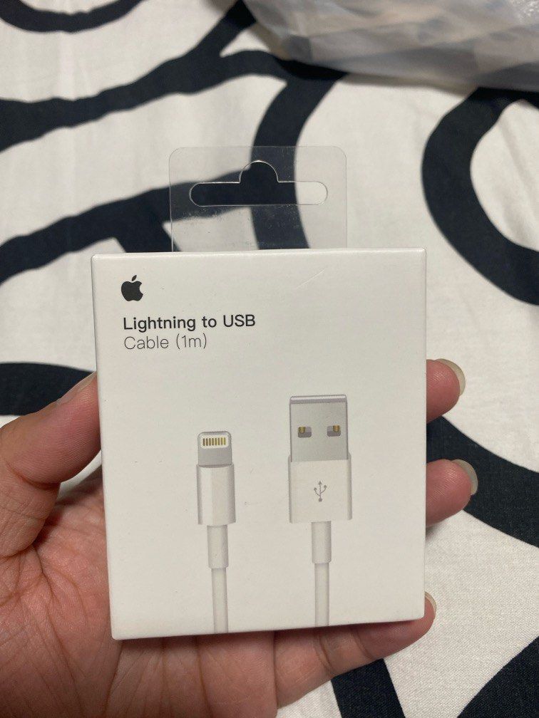 Iphone Lightning to Usb cable (Category: Chargers & Cables) located in Manila. Submitted by dshaina1990911 (Listing ID 1446836862, Image 1). Description: .