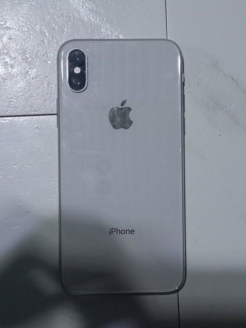 iPhone x 64 gb (Category: iPhone X Series) located in Manila. Submitted by darkveil (Listing ID 1446828378, Image 1). Description: Battery Health - 58% Can be used for SIM and Wifi Free Case Rfs:Spare Phone Issue: Letter H & G cannot be clicked on the keyboard; probably need screen replacement.