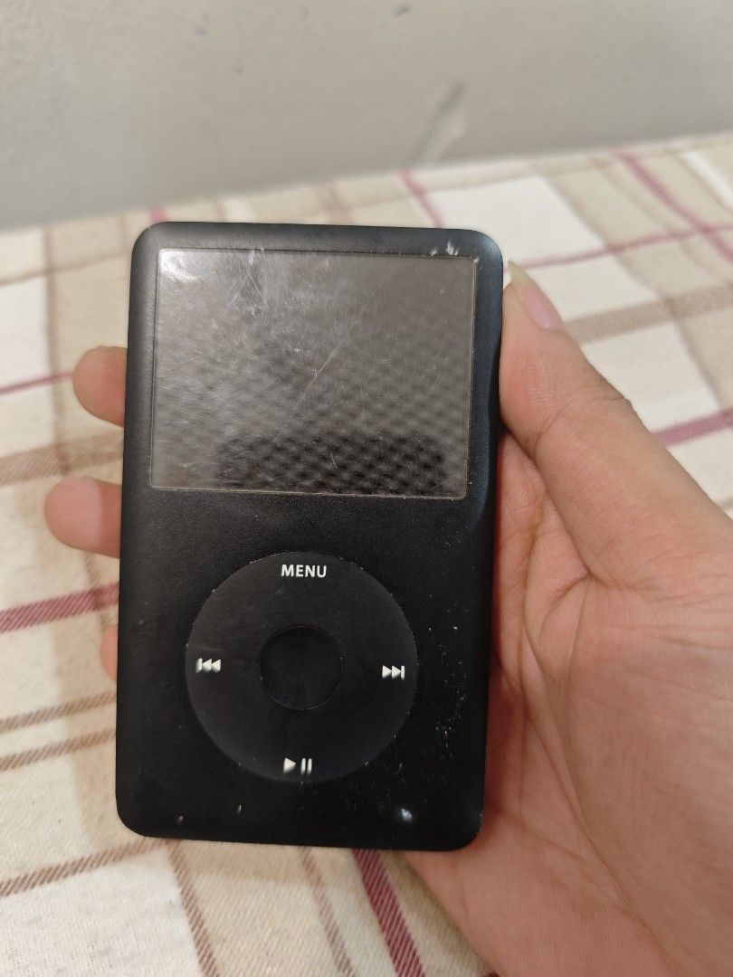 iPOD Classic 6th/7th Gen 160GB (Category: Other Gadgets) located in Manila. Submitted by tambay2riches (Listing ID 1446887346, Image 1). Description: USED ONLY & SLIGHTLY NEGOTIABLE.