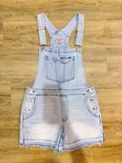 (Category: ) located in . Submitted by shopaholic_c (Listing ID 1446828260, Image 1). Description: .