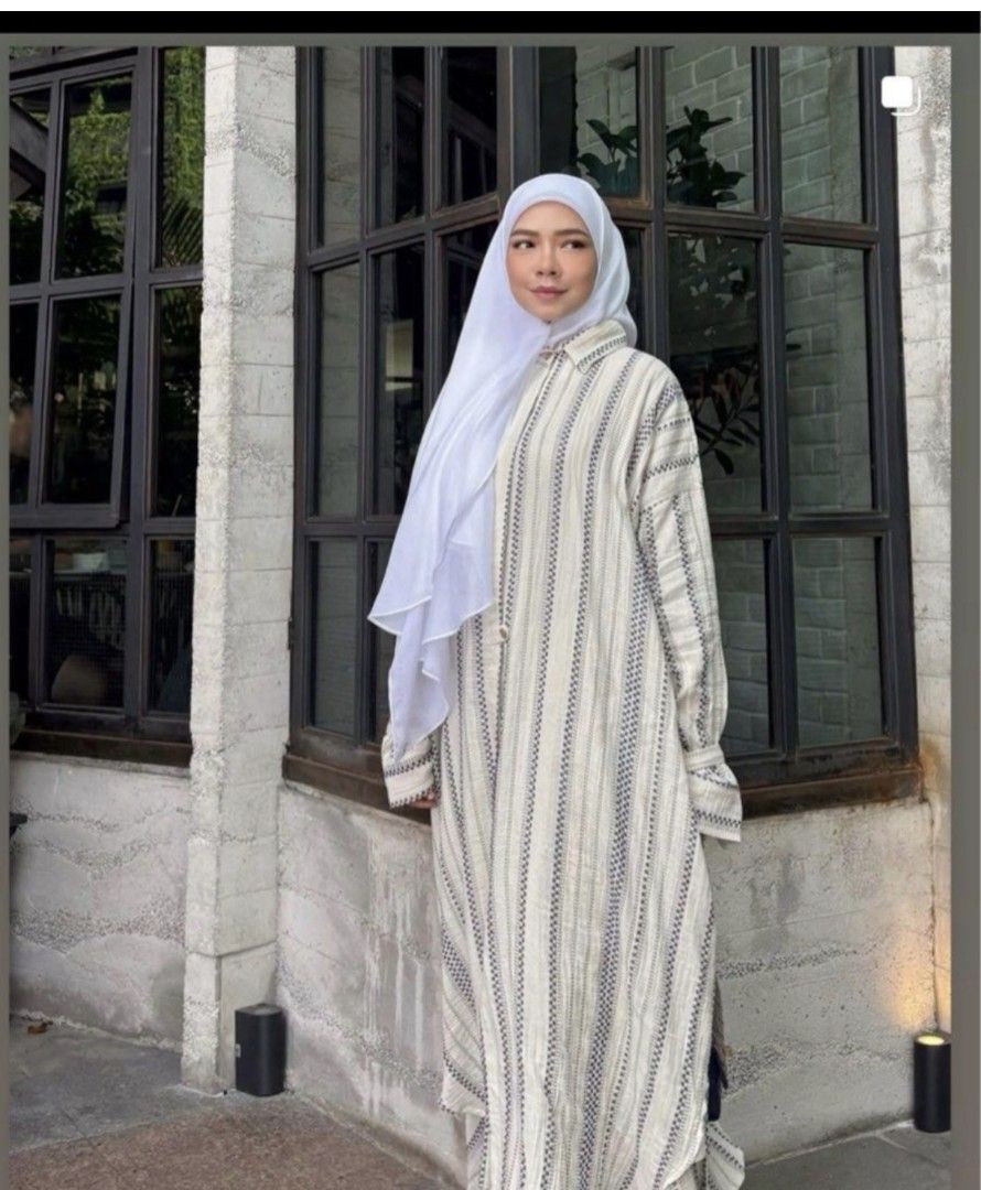 KalauKite Long Tunic Set (Category: Dresses) located in Dengkil. Submitted by atiqahlove (Listing ID 1446898265, Image 1). Description: Set tunic with skirt Free postage. #kalaukite nadeelluna kade kaen.Co anabu naurahameena .