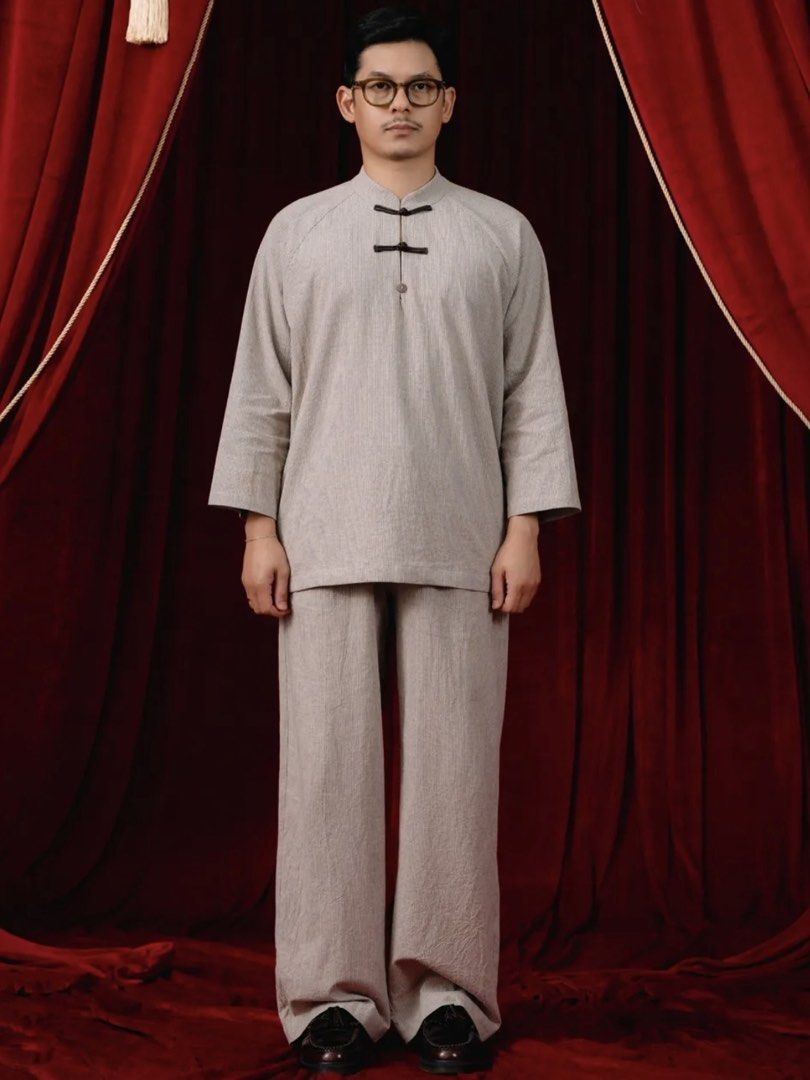 Kalmhs Redam Set (Category: Baju Melayu) located in Port Dickson. Submitted by aizmfrds (Listing ID 1446765417, Image 3). Description: Kalmhs Redam Set Sand Worn once during raya only Material 66% Cotton 35% Hemp Website sold out aldy NP RM379 for fullset.