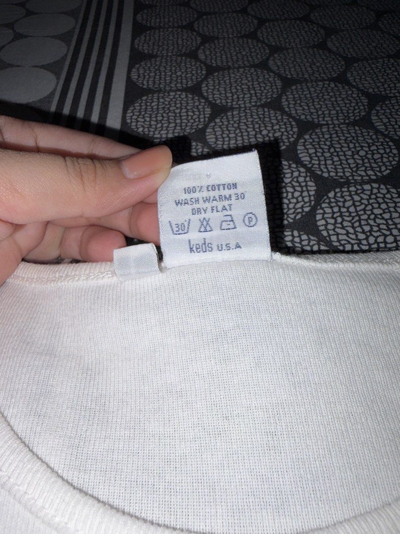 Keds 3/4 Longsleeves shirt (Category: Longsleeves) located in Santo Tomas. Submitted by ymm0210 (Listing ID 1446819940, Image 2). Description: - Keds White Long Sleeve T-Shirt - Size: L (small sizing) - Condition: with original tags attached (owned, not thrifted).