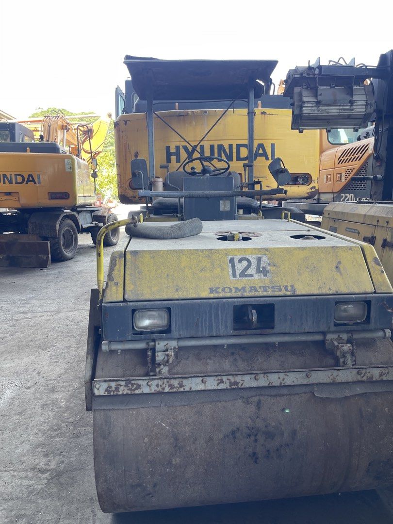 Komatsu VT-1 Road Roller (Category: Industrial Equipment) located in Marikina City. Submitted by 09178519536 (Listing ID 1446753327, Image 2). Description: UNIT 124 Komatsu Road Roller Brand: Komatsu Model: JV40CW-2 Capacity: 4tons Working Condition SALE IS ON “AS IS” “WHERE IS” Basis, no warranty .