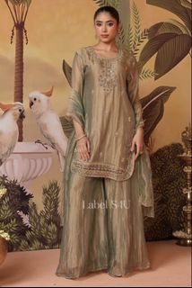 (Category: ) located in . Submitted by clearingCloset (Listing ID 1446822673, Image 1). Description: .