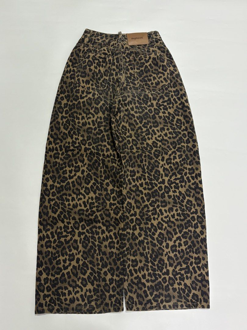 Leopard Baggy Pants (Category: Jeans) located in Bulacan. Submitted by thriftzey (Listing ID 1446834097, Image 1). Description: Leopard Baggy Pants Waistline: 26 Length: 40 Thigh: 12 Leg op: 11.