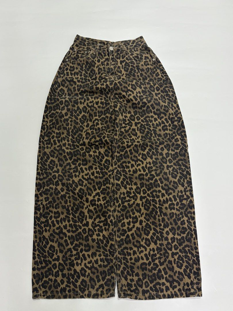 Leopard Baggy Pants (Category: Jeans) located in Bulacan. Submitted by thriftzey (Listing ID 1446834097, Image 2). Description: Leopard Baggy Pants Waistline: 26 Length: 40 Thigh: 12 Leg op: 11.