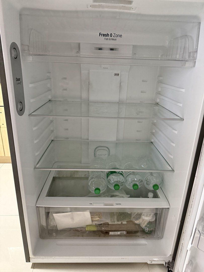 LG INVERTER Refrigerator & Freezer (Category: Refrigerators and Freezers) located in Quezon City. Submitted by scintillerf (Listing ID 1446811584, Image 3). Description: - LG INVERTER 19 cubic feet - LG Refrigerator Freezer with stylish silver finish - Convenient Door-in-Door feature for easy access - Multi Air Flow system ensures even cooling throughout - Dedicated Fresh 0 Zone perfect for storing fish and meat - Ample storage space for all your