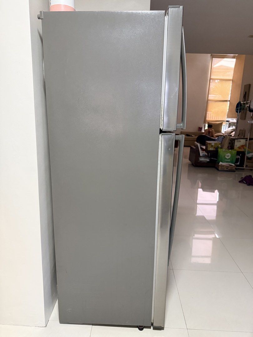 LG INVERTER Refrigerator & Freezer (Category: Refrigerators and Freezers) located in Quezon City. Submitted by scintillerf (Listing ID 1446811584, Image 2). Description: - LG INVERTER 19 cubic feet - LG Refrigerator Freezer with stylish silver finish - Convenient Door-in-Door feature for easy access - Multi Air Flow system ensures even cooling throughout - Dedicated Fresh 0 Zone perfect for storing fish and meat - Ample storage space for all your