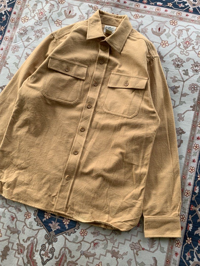 LL Bean Chamois Shirt (Category: Coats, Jackets and Outerwear) located in Pasir Mas. Submitted by kedaibundle1 (Listing ID 1446855126, Image 3). Description: Pit 20 Labuh 29 Tag LL Bean Saiz tag M Made in Sri Lanka Butang semua cun Kondisi 9.5/10 Rm 48 Siapos SM SS +10.