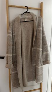 (Category: ) located in . Submitted by preloved_closett (Listing ID 1446750429, Image 1). Description: .