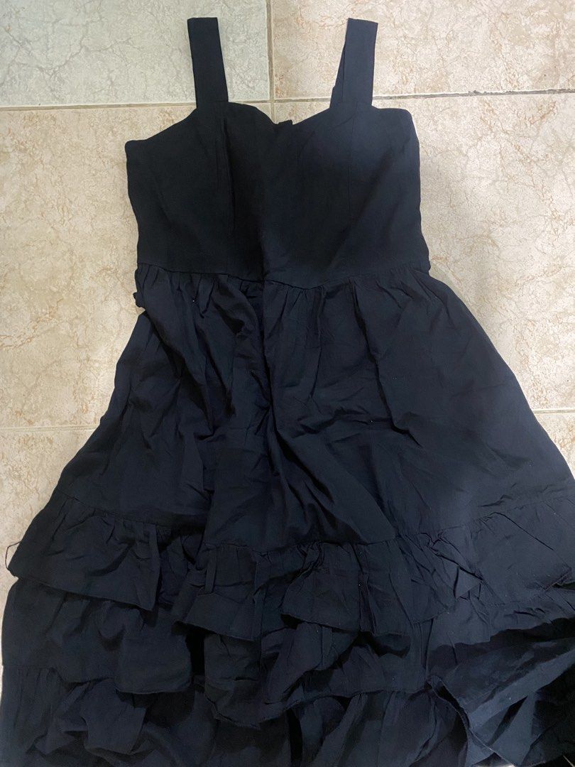 Long Dress (Category: Dresses) located in Paranaque City. Submitted by mitty.storm (Listing ID 1446797560, Image 1). Description: Free.
