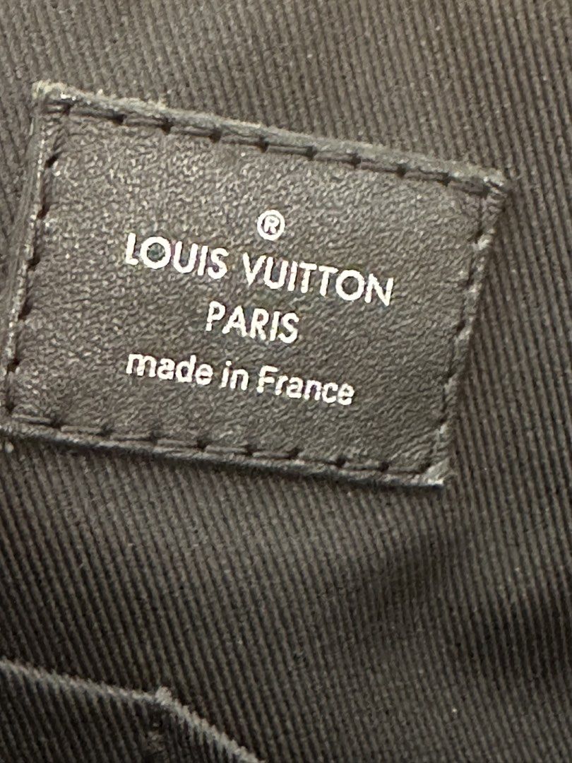 Louis Vuitton 2012 （分類：手袋及銀包）位於 Hong Kong。 由 hipsternine 提交（商品編號 1446797878，圖片 3）。簡介： Visit our showroom to check the fit and material Showroom 歡迎預約到鰂魚涌工廈2/D睇實物。