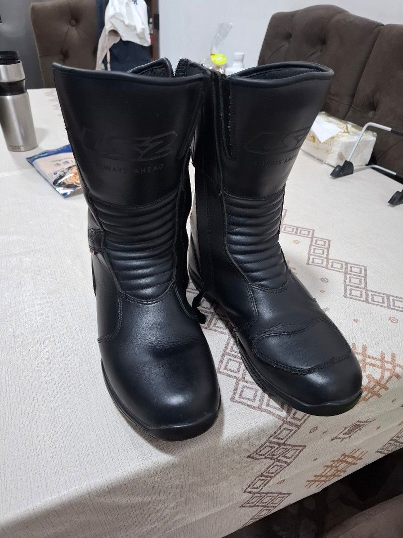 LS2 Motorcycle Boots Black Leather (Category: Boots) located in Quezon City. Submitted by quickmountain_b45748 (Listing ID 1446726570, Image 2). Description: - Black leather motorcycle boots - Full height, ideal for riding - Convenient side zipper closure - Shows some scuffing on the toes - Overall in good, pre-loved condition - Perfect for your next adventure on two wheels!.