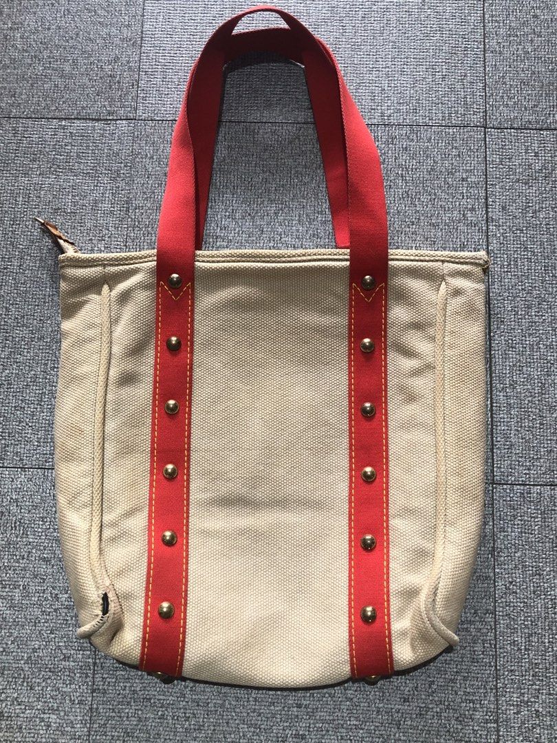 LV Antigua Beige Canvas (Category: Luxury Bags & Wallets) located in Panay. Submitted by lumang__gamit00 (Listing ID 1446735926, Image 2). Description: Authentic LOUIS VUITTON Antigua MM Beige Canvas Tote Shoulder Bag Purse Jan na yung issue sa pics Need linis.
