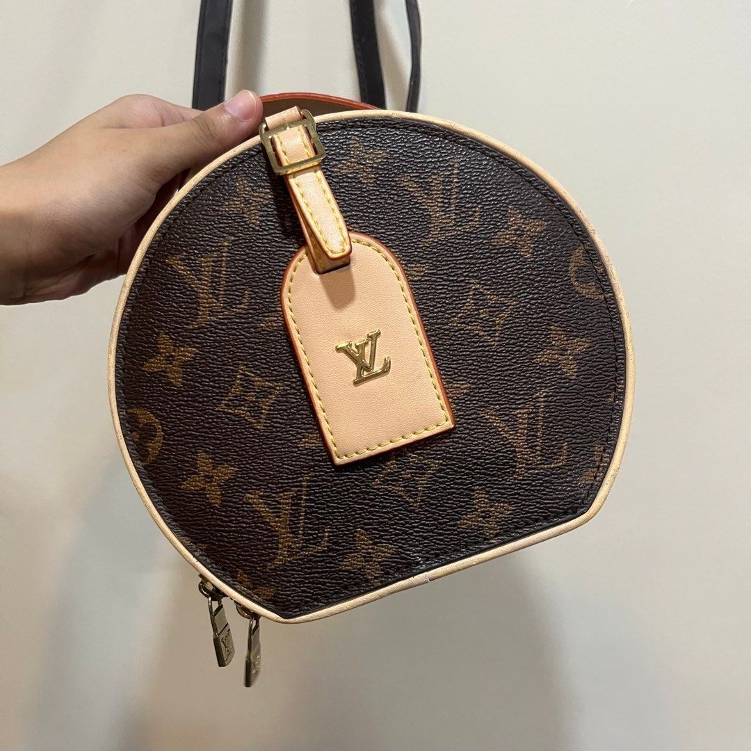 LV Round Bag (Category: Cross-body Bags) located in Taytay. Submitted by second_couturecache (Listing ID 1446840244, Image 3). Description: May flaw sa leather part and replaced sling. Selling for reasonable price so manage your expectation! Bawal sa maseselan! First to pay basis and payment first. Other Delivery option shouldered by buyer: Lalamove or J&T. Location: Taytay, Rizal.