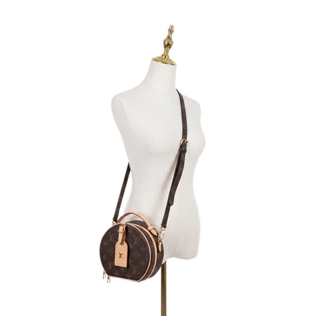 LV Round Bag (Category: Cross-body Bags) located in Taytay. Submitted by second_couturecache (Listing ID 1446840244, Image 2). Description: May flaw sa leather part and replaced sling. Selling for reasonable price so manage your expectation! Bawal sa maseselan! First to pay basis and payment first. Other Delivery option shouldered by buyer: Lalamove or J&T. Location: Taytay, Rizal.
