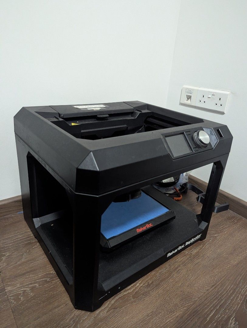 MakerBot Replicator 3D Printer 5th Gen496679311125391360