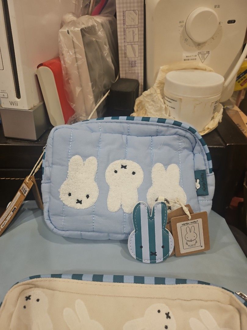 Miffy pouch （分類：手拿包）位於 Hong Kong。 由 kitty127 提交（商品編號 1446838778，圖片 2）。簡介： 。