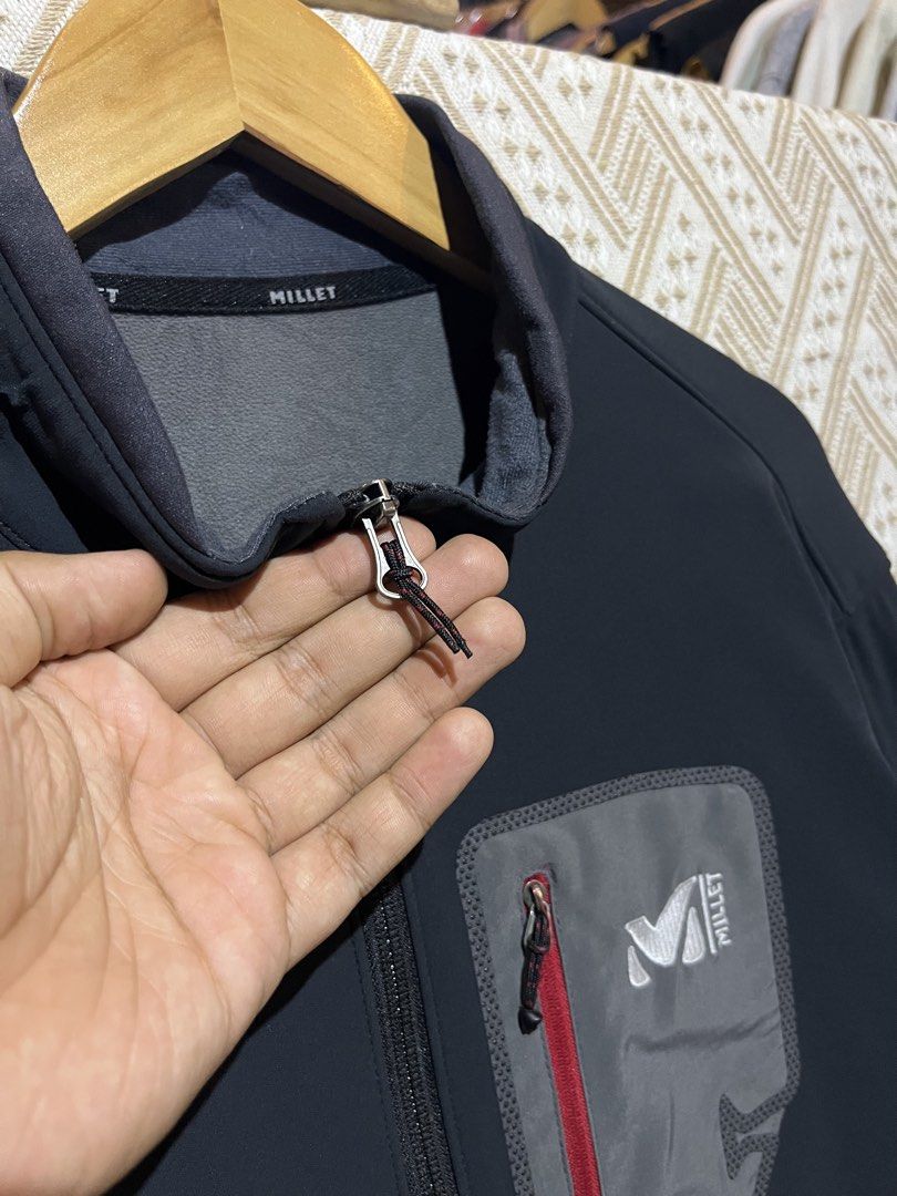 MILLET JACKET (Category: Coats, Jackets and Outerwear) located in Raub. Submitted by safecloset (Listing ID 1446834005, Image 3). Description: Size L Pit 23.5 Labuh 27.5 Condition baik 9/10 Boleh refer semua gambar RM25✅.