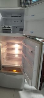 (Category: ) located in . Submitted by tryingtosellthing (Listing ID 1446802088, Image 1). Description: .
