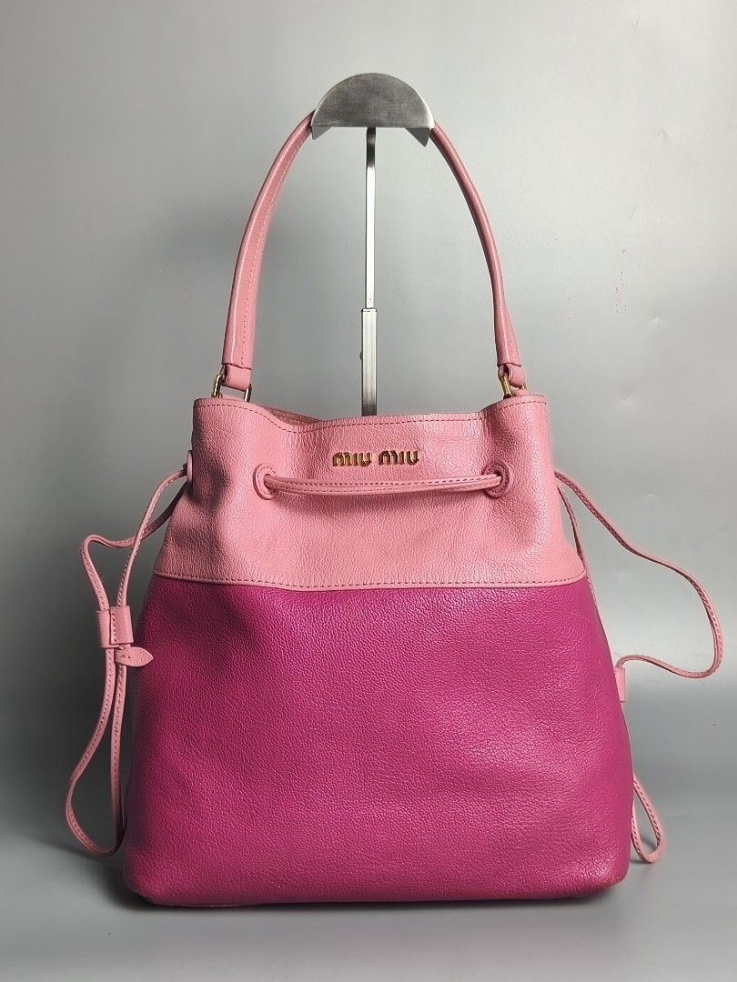 Miu Miu 2Tone Leather Handbag / Shoulder Bag (Category: Shoulder Bags) located in Bulacan. Submitted by dopamineph (Listing ID 1446767433, Image 1). Description: Miu Miu 2Tone Leather Handbag / Shoulder Bag Pre-loved from Japan 🇯🇵 Good Condition Size: Small to Medium Lampo Zip Normal sign of usage Issue Rubs Dm for sure buyer 📩 MOP: Gcash / Maya / BPI Courier: J&t / Lbc / Lalamove Location: SJDM Bulacan.