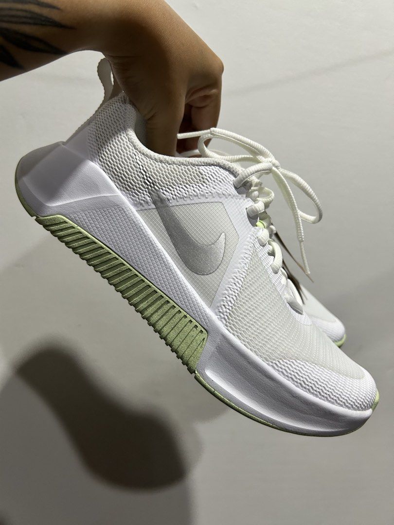 Nike MC Trainer 3 (Category: Sneakers) located in Catarman. Submitted by desa_declutters (Listing ID 1446763289, Image 2). Description: BRANDNEW! Nike MC Trainer 3 Size 8 Women's (25cm) Good for pickleball and lateral movement, lifting and training at the gym. Bought from Australia RFS: Too many pairs.