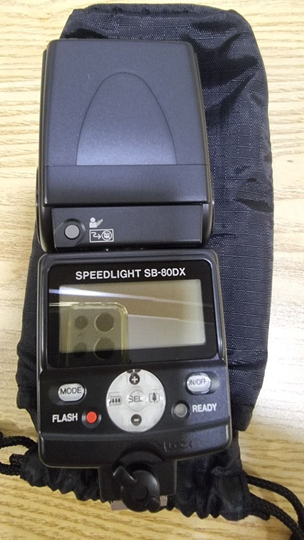 Nikon Speedlight SB-80DX Camera Flash with Pouch (Category: Cameras) located in Paranaque City. Submitted by olxph_668280920 (Listing ID 1446733075, Image 2). Description: - Professional Nikon Speedlight SB-80DX camera flash - Made in Japan - Comes with protective pouch - Tested and working I bought it but never use it.