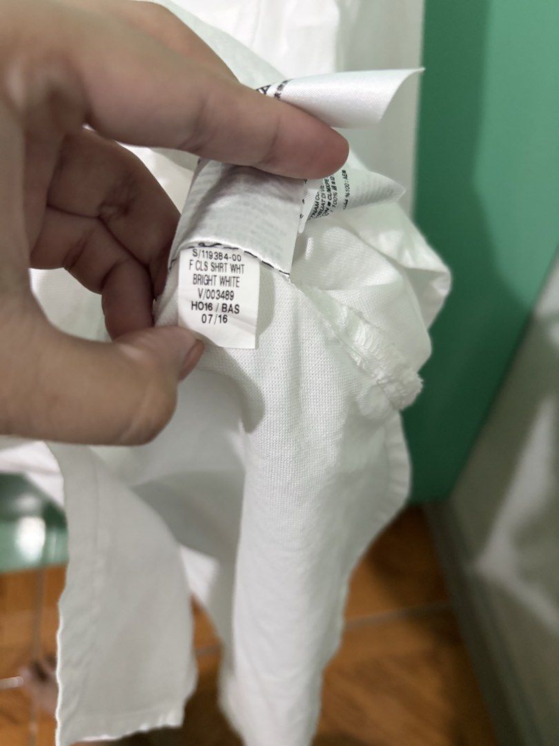 Old Navy Classic Shirt White XS (Category: Shirts) located in Santo Tomas. Submitted by ymm0210 (Listing ID 1446820732, Image 3). Description: - Original Old Navy classic shirt - Color: White - Size: XS - Material: 100% Cotton - Made in Vietnam - not thrifted - All original tags included.