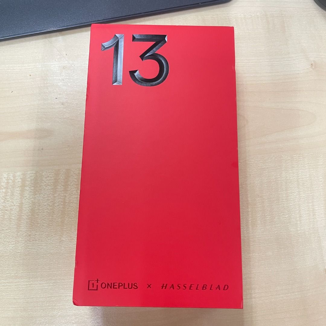 OnePlus 13 Smartphone (Category: OnePlus) located in Quezon City. Submitted by prelovedbygirliess (Listing ID 1446734515, Image 1). Description: Authentic Brand New No flaws Inclusion: Black Case, Type-C cable, SIM Tray Ejector, Quick Start Guide and Safety Guide Model: CPH2653 Color: Midnight Ocean RAM: 16GB ; ROM: 512GB 10/10 condition.