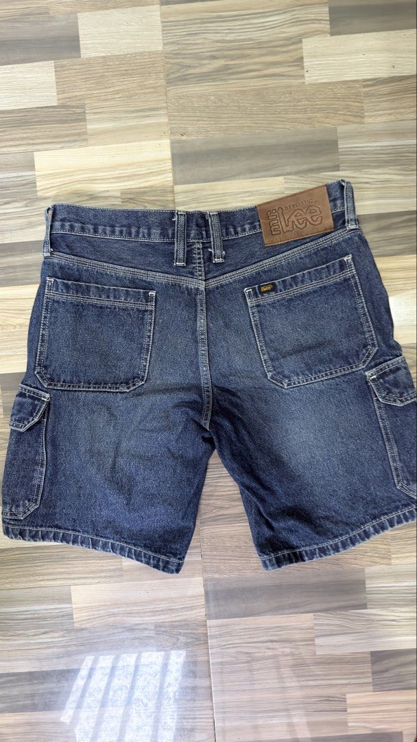 ORIGINAL LEE DENIM SHORT 6 pocket 31-32 (Category: Shorts) located in Bulacan. Submitted by camsrys (Listing ID 1446827531, Image 2). Description: ONCE USED ONLY.