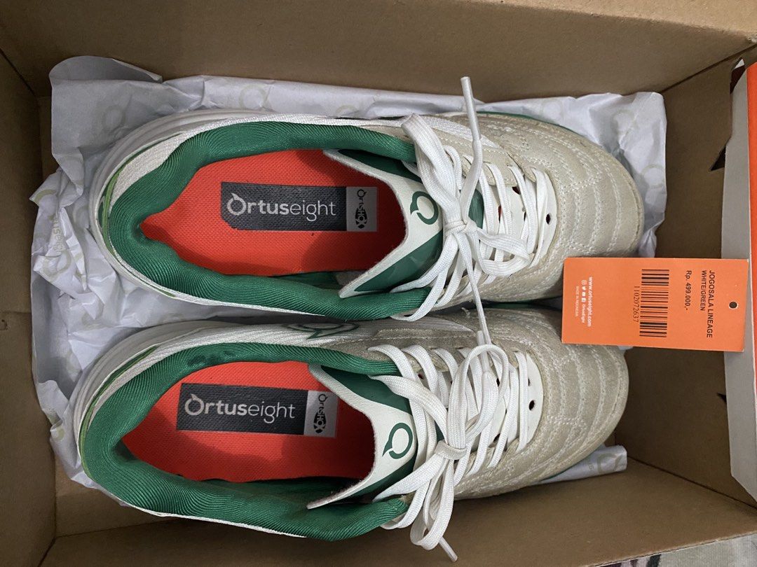 Original ortuseight (Category: Other Sports Equipment and Supplies) located in Cukai. Submitted by ikhwan2nditem (Listing ID 1446841865, Image 1). Description: Original ortuseight lineage. Colour white green. Cond 9/10. Ad tag. Plus box.